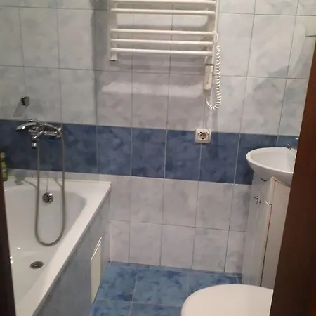 Cozy In The Center Of *