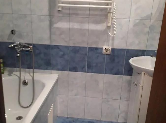 Cozy In The Center Of *